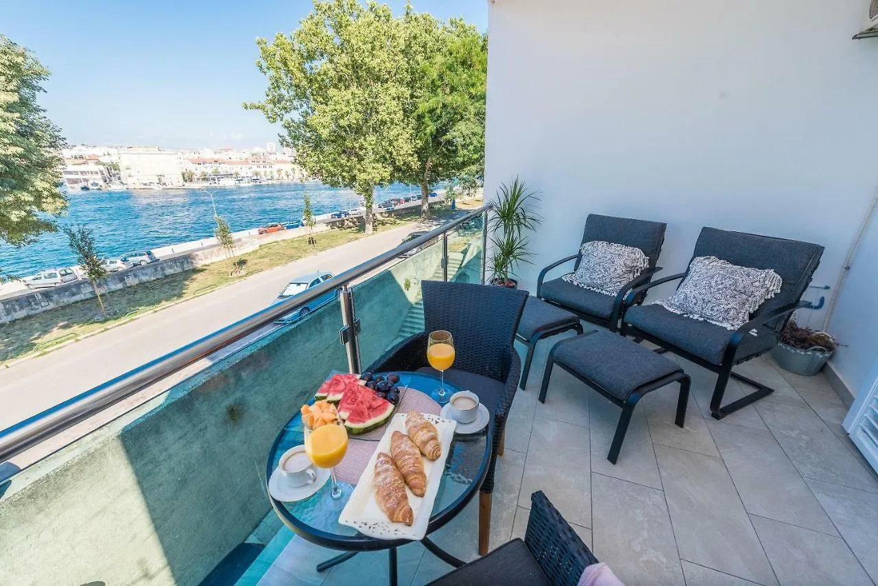 Apartment Lavender Apt. W. Balcony In Old Town Croatia