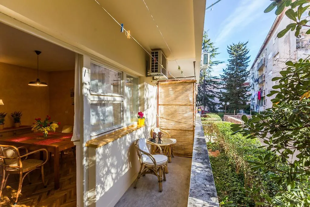Lavender Apt. W. Balcony In Old Town 0*, Zadar