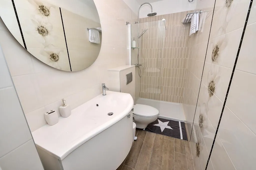 Lavender Apt. W. Balcony In Old Town Apartment Zadar