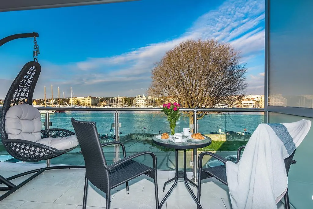 Lavender Apt. W. Balcony In Old Town Croatia